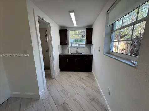 6753 SW 39th Terrace Miami FL 33155