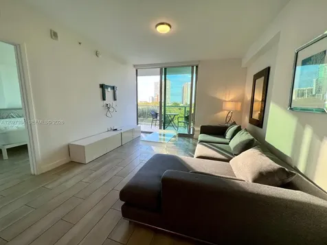 1600 SW 1 Avenue Miami FL 33129