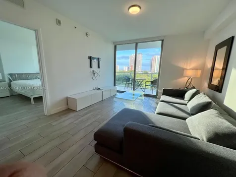 1600 SW 1 Avenue Miami FL 33129