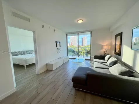1600 SW 1 Avenue Miami FL 33129