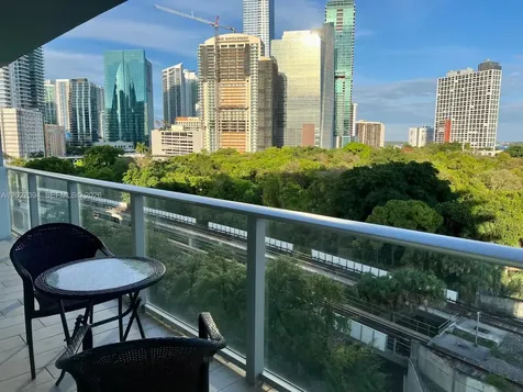 1600 SW 1 Avenue Miami FL 33129