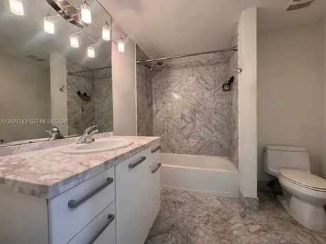 253 NE 2nd Street Miami FL 33132