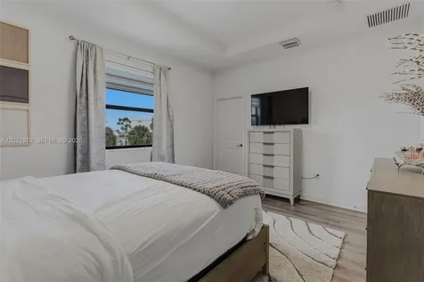 10009 SW 228th Terrace Miami FL 33190
