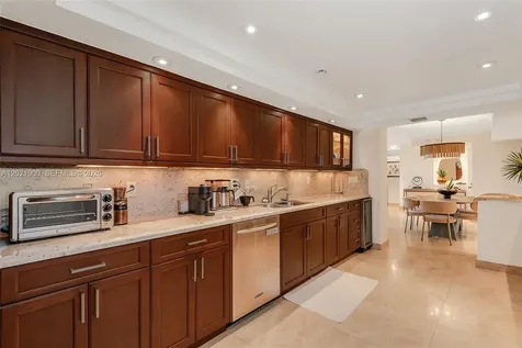 1121 Crandon Boulevard Key Biscayne FL 33149
