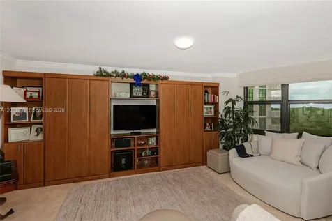 1121 Crandon Boulevard Key Biscayne FL 33149