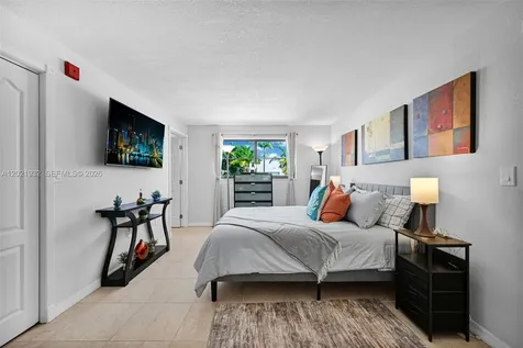 1334 Collins Avenue Miami Beach FL 33139