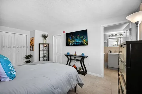 1334 Collins Avenue Miami Beach FL 33139