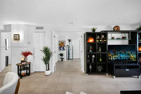 1334 Collins Avenue Miami Beach FL 33139