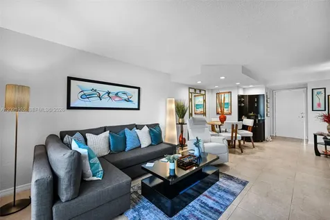 1334 Collins Avenue Miami Beach FL 33139