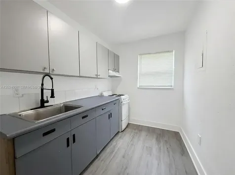 220 NW 11th Terrace Miami FL 33136