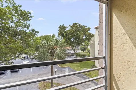 1800 SW 81st Avenue North Lauderdale FL 33068