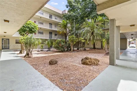 1800 SW 81st Avenue North Lauderdale FL 33068