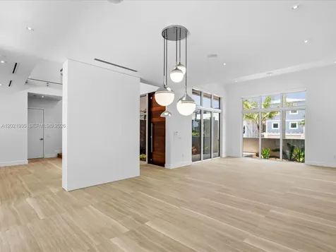 125 Hampton Lane Key Biscayne FL 33149