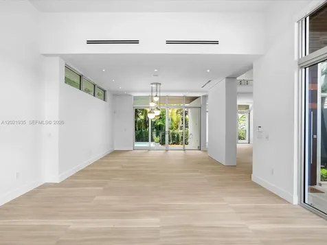 125 Hampton Lane Key Biscayne FL 33149