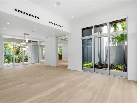 125 Hampton Lane Key Biscayne FL 33149