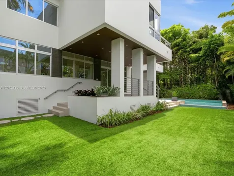 125 Hampton Lane Key Biscayne FL 33149