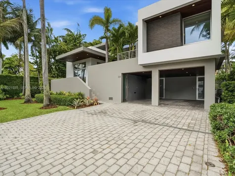 125 Hampton Lane Key Biscayne FL 33149