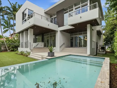 125 Hampton Lane Key Biscayne FL 33149