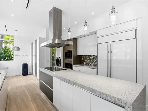 125 Hampton Lane Key Biscayne FL 33149