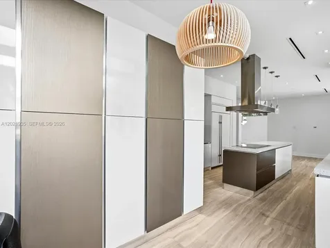 125 Hampton Lane Key Biscayne FL 33149