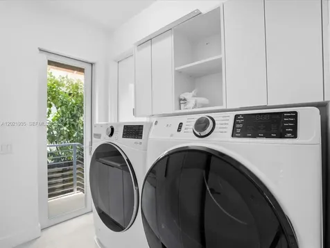 125 Hampton Lane Key Biscayne FL 33149