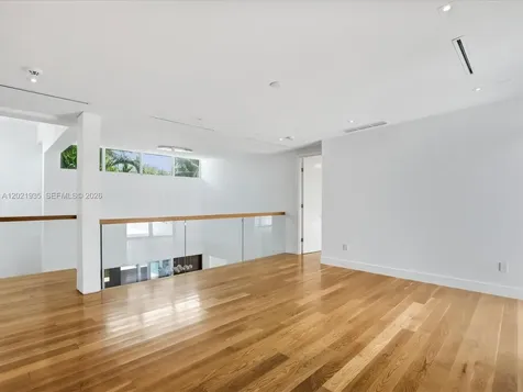 125 Hampton Lane Key Biscayne FL 33149