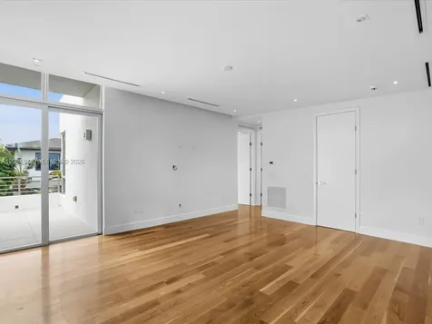 125 Hampton Lane Key Biscayne FL 33149
