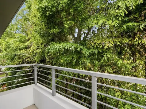 125 Hampton Lane Key Biscayne FL 33149