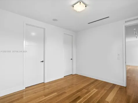 125 Hampton Lane Key Biscayne FL 33149