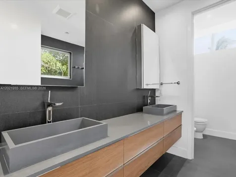125 Hampton Lane Key Biscayne FL 33149