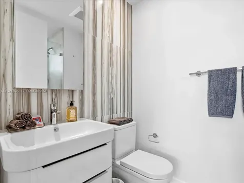 125 Hampton Lane Key Biscayne FL 33149