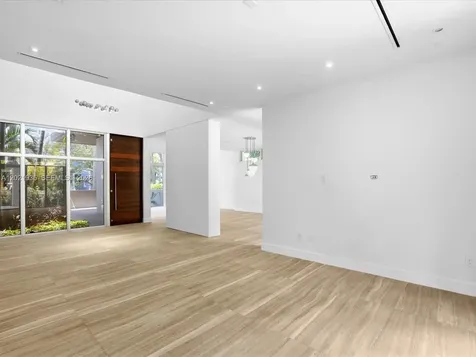 125 Hampton Lane Key Biscayne FL 33149