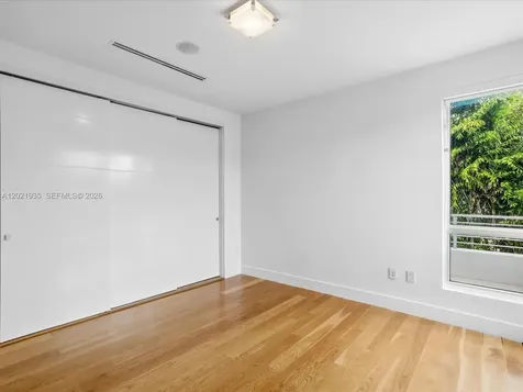 125 Hampton Lane Key Biscayne FL 33149