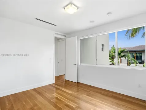 125 Hampton Lane Key Biscayne FL 33149