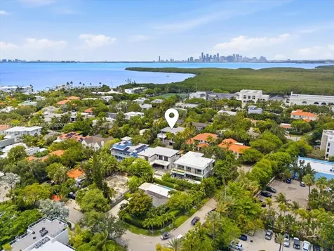 125 Hampton Lane Key Biscayne FL 33149