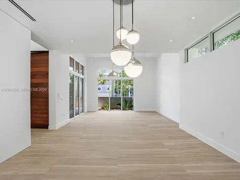 125 Hampton Lane Key Biscayne FL 33149