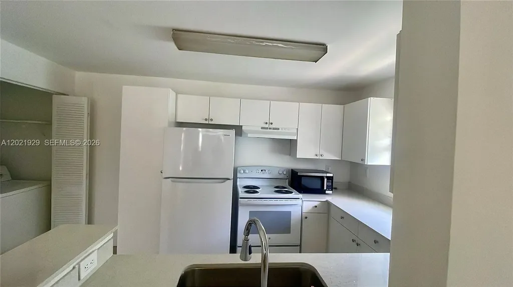 4071 NW 87th Avenue Sunrise FL 33351