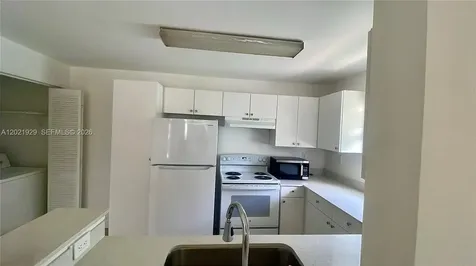 4071 NW 87th Avenue Sunrise FL 33351