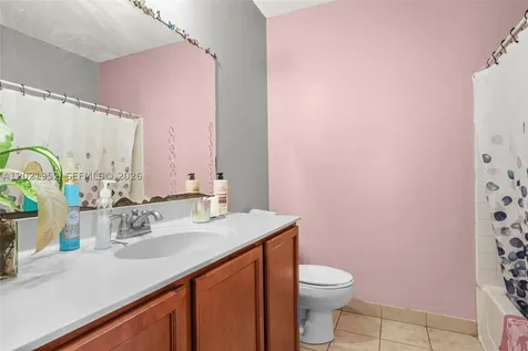 8956 SW 215th Terrace Cutler Bay FL 33189