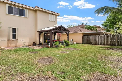 8956 SW 215th Terrace Cutler Bay FL 33189