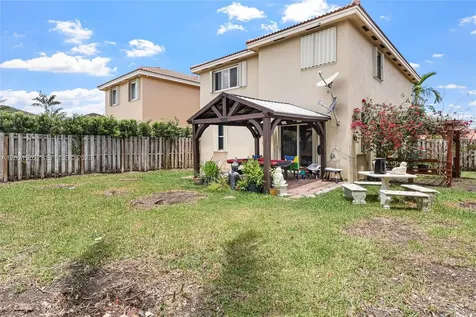 8956 SW 215th Terrace Cutler Bay FL 33189