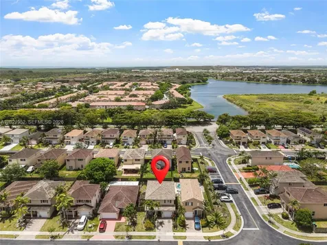 8956 SW 215th Terrace Cutler Bay FL 33189