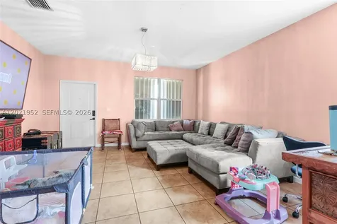8956 SW 215th Terrace Cutler Bay FL 33189
