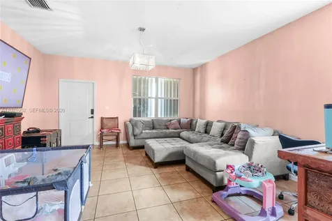 8956 SW 215th Terrace Cutler Bay FL 33189