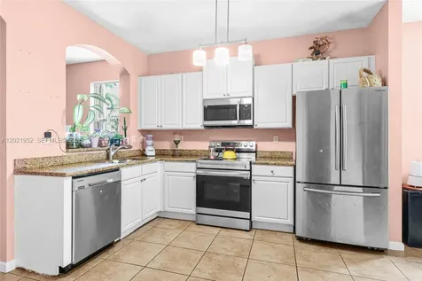 8956 SW 215th Terrace Cutler Bay FL 33189