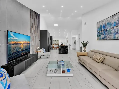 500 NE 199th Terrace Miami FL 33179