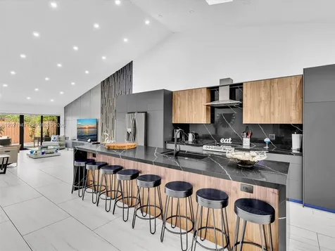 500 NE 199th Terrace Miami FL 33179