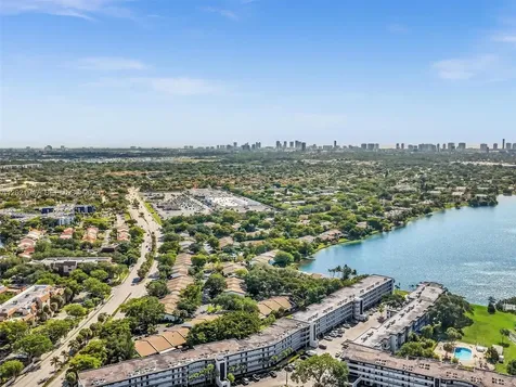 500 NE 199th Terrace Miami FL 33179