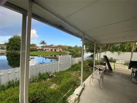 901 Cumberland Terrace Davie FL 33325