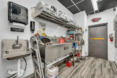 10548 SW 8 Miami FL 33174